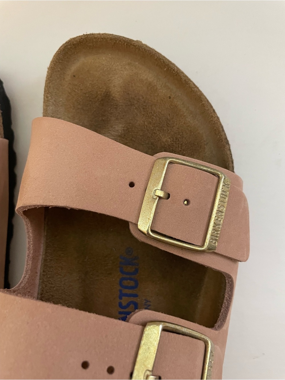 Birkenstock Arizona Sandal in Soft Pink with Gold Buckles, women’s size 40 - Picture 6 of 10